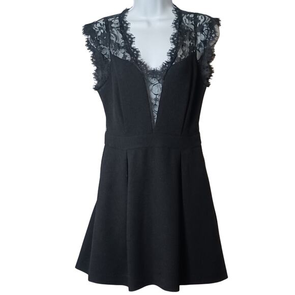 BCBGeneration Women's Black Fabric and Lace Mini Dress.Size 8 - Picture 4 of 12